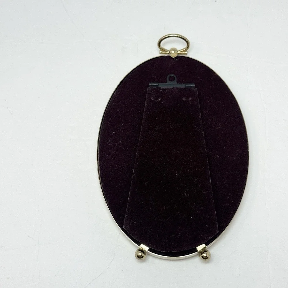 Vintage Convex Bubble Glass OVAL Brass Tone Picture Frame Ball Feet 5